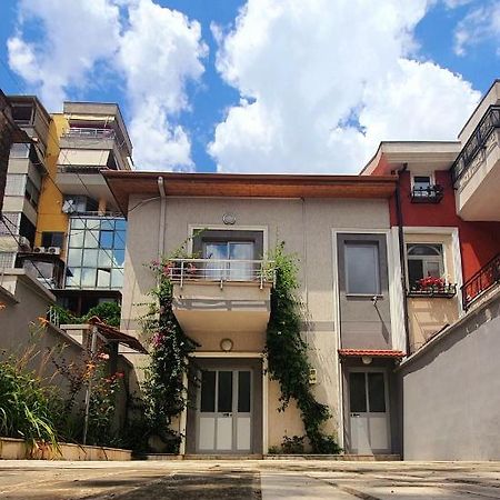 A Cheerful Villa With Free Parking Space Tirana Bagian luar foto