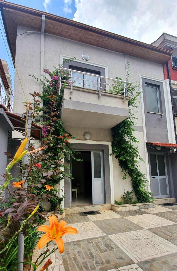 A Cheerful Villa With Free Parking Space Tirana Bagian luar foto